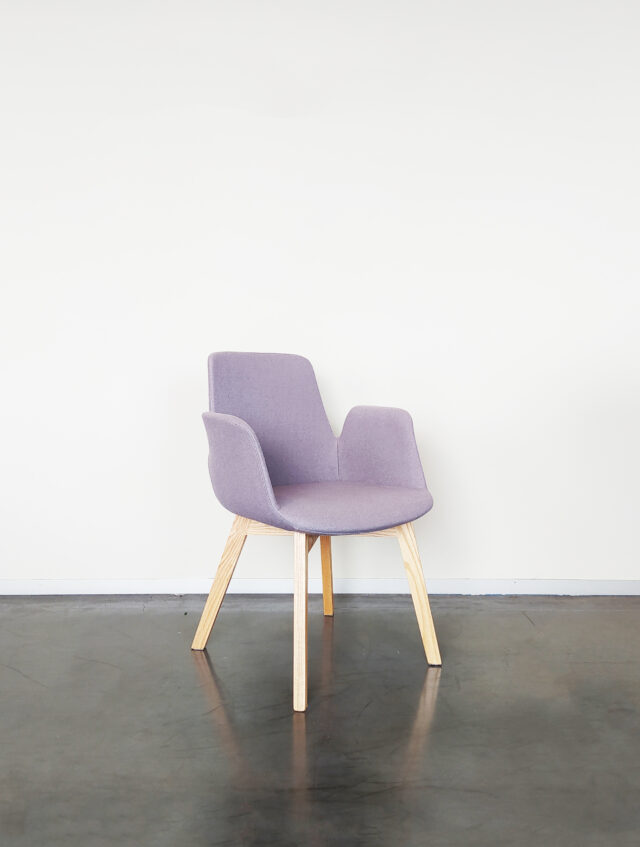 Evolution-hasselt-interieurwinkel-design-meubelen-stoelen-maurice-chair