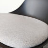 Evolution-hasselt-interieurwinkel-meubelen-design-stoelen-ohio-chair-zwart-detail-kussen