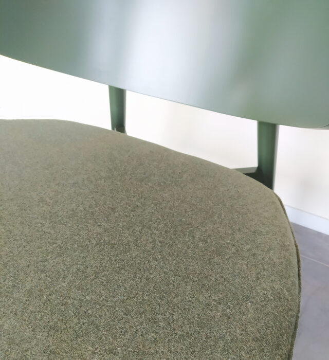 Evolution-hasselt-interieurwinkel-meubels-design-stoelen-fauteuil-isola-groen-detail