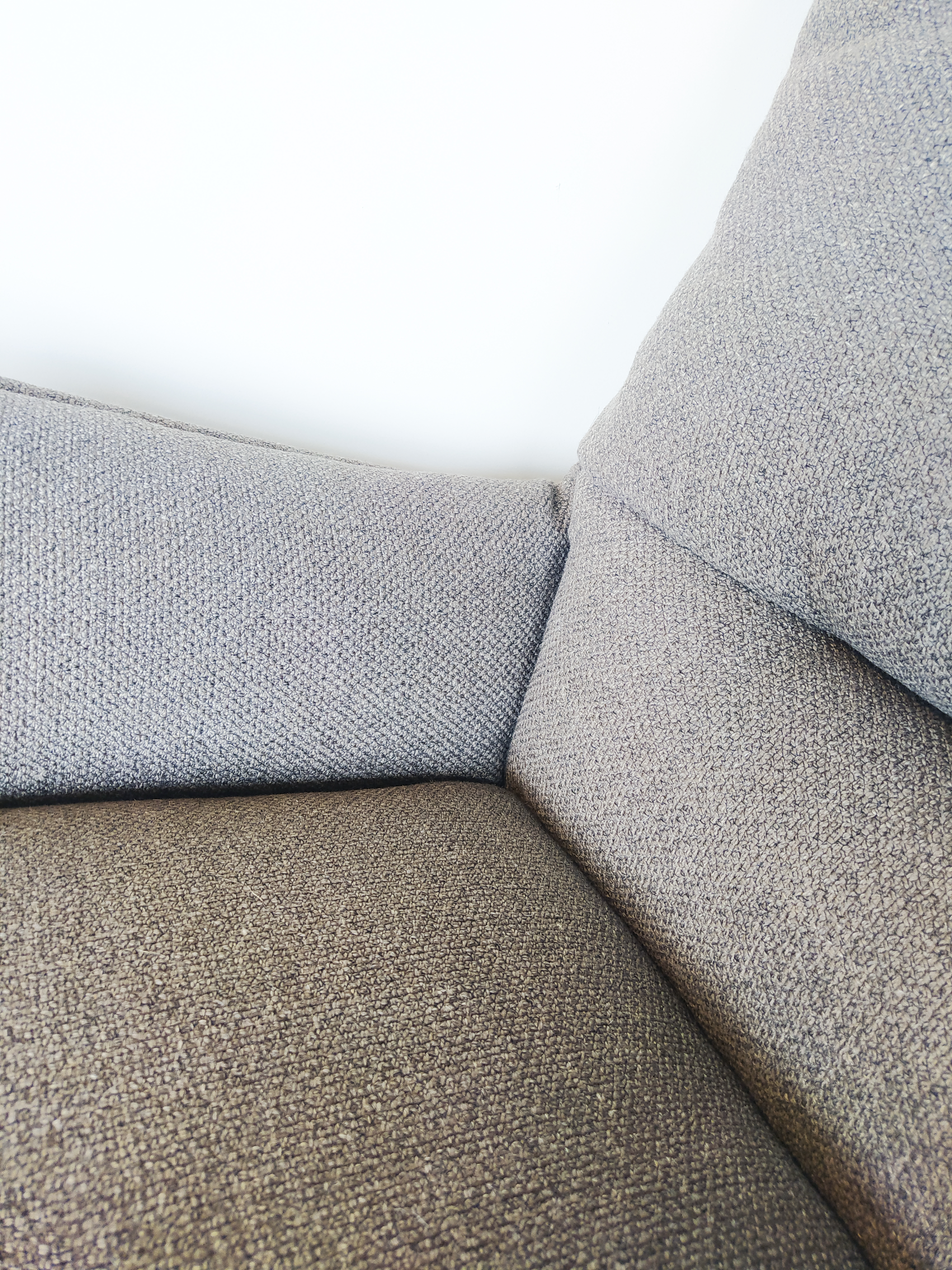 Evolution-hasselt-interieurwinkel-meubelen-design-stof-fauteuil-otto-detail