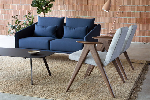 Evolution design - fauteuil -Design meubels-interieurwinkel-design winkel - woonkamer - living - houten poten - stof - grijs