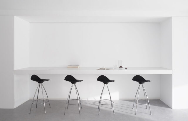 Evolution design -Design meubels-bar-barkruk-interieurwinkel-design winkel - zwart-kruk Design meubel