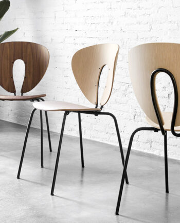 Evolution design -Design meubels-interieurwinkel-design winkel - mier stoel - licht hout- woonkamer - living