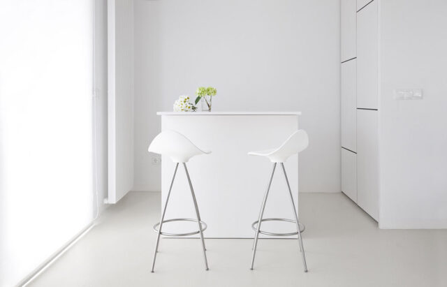 Evolution design -Design meubels-bar-barkruk-interieurwinkel-design winkel -wit-kruk Design meubel