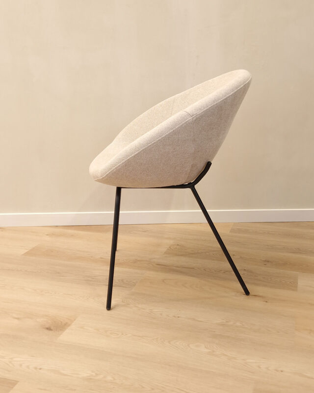 Project Evolution-Interieur-Totaalinrichting-Design Meubelen-Meubelzaak-Totaalprojecten-Meueblwinkel-Hasselt-Limburg-Design stoelen-krukken