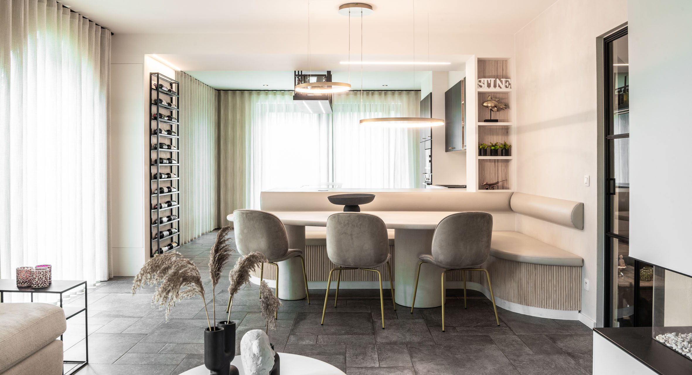 Evolution Design keukens-Totaalprojecten-Totaalproject living-Totaalprojecten keukens-Architecten-Moderne living-verbouwing-verbouwing keuken-verbouwing living-moderne keuken-Witte keuken-Marmer-Design keukens op maat-Interieurwinkel-Hasselt-Ibiza vibe-gezellige living-mortex tafel